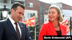 Premijer Zoran Zaev i Federika Mogerini u Skoplju 18. aprila 2018.