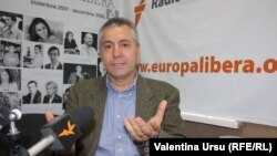 Vlad Spânu în studioul Europei Libere de la Chișinău