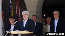 Predsednici Hrvatske i Srbije Ivo Josipović i Boris Tadić i članovi Predsedništva BiH Bakir Izetbegović, Željko Komšić i Nebojša Radmanović na sastanku na Brionima, 18. jul 2011.