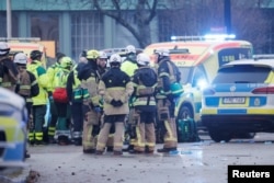 Autoritățile din Orebro nu au dezvăluit publicului, încă, identitatea atacatorului și spun că identifică victimele.