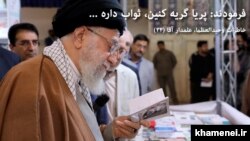 فرمودند بنده هم گاهی تفننی یک چیزهایی مرتکب می‌شوم. چندی پیش تحت تأثیر همین پریای شاملو، چند بیتی سرهم کردم... 