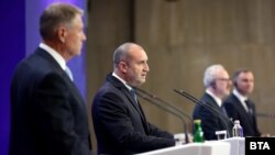 Президентите на Румъния, България, Латвия и Полша - Клаус Йоханис, Румен Радев, Егилс Левитс и Анджей Дуда, дадоха съвместна пресконференция