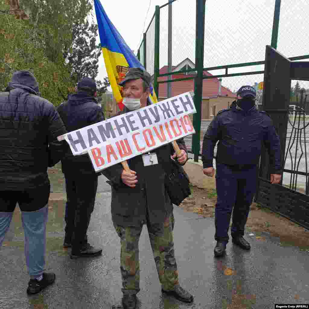 Alegerile în Varnița au atras ceva lume, după cum se vede. La Varnița s-au aplicat norme de siguranță medicale, după cum prevăd deciziile în vigoare.&nbsp;