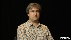 Антон Долин