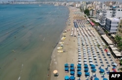 Pamje nga bregdeti i Durrësit.