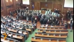 Ponovo suzavac u Skupštini Kosova