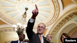 Chuck Schumer washingtoni sajtótájékoztatóján 2021. június 23-án