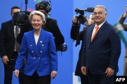 Șefa Comisiei Europene, Ursula von der Leyen, alături de premierul maghiar Viktor Orban.