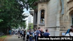 Moldoveni la secția de votare din Strasbourg, la alegerile parlamentare anticipate, 11 iulie 2021