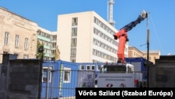 Megkezdődött a Magyar Rádió épületének bontása a Pollack Mihály téren 2024. szeptember 3-án