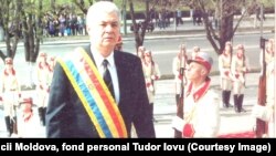 7 aprilie 2001. Liderul comuniştilor Vladimir Voronin învestit în funcţia de preşedinte al Republicii Moldova 