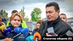 Зам.-кметът на София Надежда Бобчева и директорът на СПТО Николай Савов