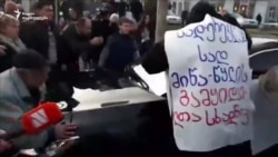 დეპუტატების ავტომანქანაზე თავდასხმა თელავში