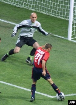 Луис Енрике бележи във вратата на България на Световното първенство във Франция, 24 юни 1998 г.