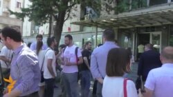 Левица бара ослободување на демонстрантите