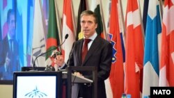 ანდერს ფოგ რასმუსენი ნატოს საპარლამენტო ასამბლეაზე პრაღაში