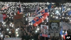 Protest antiguvernamental la Bratislava, pe 21 februarie 2025.