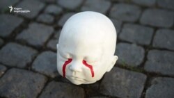 ჩვილების თაბაშირის თავები - პროტესტი საპატრიარქოსთან