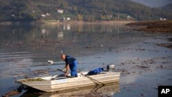 Pogled iz vazduha na čišćenje Jablaničkog jezera