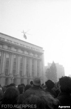 Dictatorul Nicolae Ceaușescu a părăsit sediul Comitetului Central al PCR în jurul orei 12.00 pe 22 decembrie 1989.