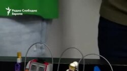 Со лего роботи против вселенската радиоактивност