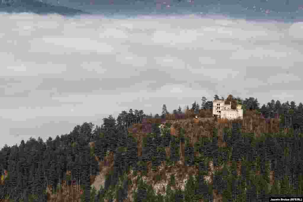 Sarajevska kotlina u magli i smogu.&nbsp;