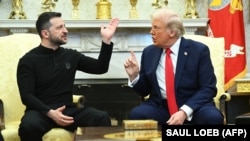 Volodimir Zelenski, predsjednik Ukrajine, i Donald Trump, presjednik SAD, u raspravi tokom sastanka Beloj kući koji je zbog incidenata prekinut (28. februar 2025.)