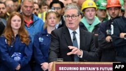 Britanski premijer Kier Starmer drži govor tokom posjete postrojenju u Glazgovu, 2. juna 2025. godine.