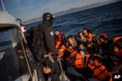 Frontex, agenția pentru paza granițelor externe ale UE, câteodată salvează, dar nu întotdeauna.