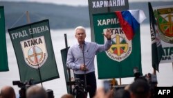 Макар че изборните резултати на "Атака" се стопяват с всеки изминал вот, Волен Сидеров продължава да залага на крайната си националистическа риторика, винаги в подкрепа към Русия.