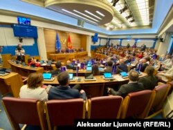 Iz Skupštine Crne Gore ne odgovaraju na upite o statusu Mandića i korištenju službenog vozila