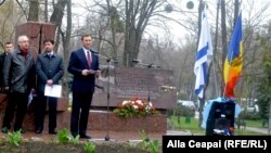 Vlad Filat, premierul în exercițiu, la ceremoniile în amintirea victimelor Pogromului din 1903 de la Chișinău