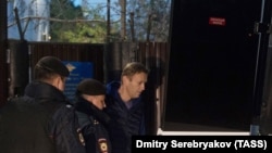 Алексея Навального снова задержали, едва он вышел из спецприемника. 24 сентября 2018 