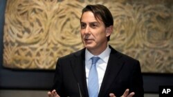 I dërguari i Shteteve të Bashkuara, Amos Hochstein, flet në një konferencë për media në Bejrut, 21 tetor 2024.