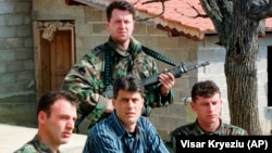 Hashim Thaçi, si udhëheqës i ekipit negociator të shqiptarëve të Kosovës dhe udhëheqës politik i Ushtrisë Çlirimtare të Kosovës. Mars, 1999.