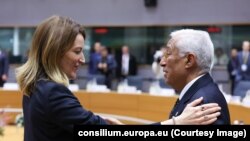 Președintele Consiliului European, António Costa, și președinta Parlamentului Uniunii Europene, Roberta Metsola.
