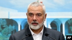Ismail Haniyeh este liderul politic al grupului Hamas. Locul unde se află nu este cunoscut. El a fost un consilier cheie al fondatorului grupului, Ahmed Yassin, ucis într-un atac aerian în 2004.