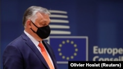 Унгарскиот премиер Виктор Орбан на првиот ден од самитот на ЕУ во зградата на Европскиот совет во Брисел, 24 јуни 2021 година