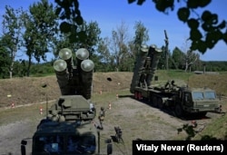 Indija više od 60 odsto oružja nabavlja iz Rusije, na fotografiji ruski S-400