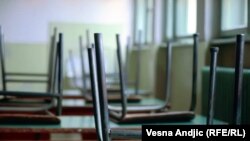 Školske klupe u jednoj od beogradskih škola, ilustrativna fotografija