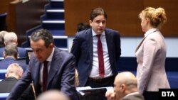 Депутати от ПП-ДБ по време на заседание на парламента, 12 февруари 2025 г.