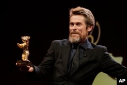 Уилям Дефо получава "Златна мечка" за цялостно творчество на Берлинале, 2018 г.