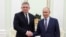 Premierul slovac Robert Fico l-a vizitat duminică pe Vladimir Putin la Moscova, cerându-i să continue transportul de gaz rusesc către Slovacia în ciuda refuzului ucrainenilor și al rușilor de a înnoi acordul de tranzitare Gazprom prin Ucraina. Moscova, 22 decembrie.