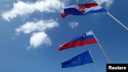 Zastave Hrvatske, Slovenije i EU, ilustrativna fotografija