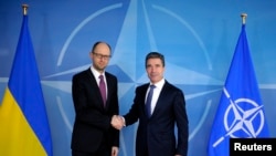 Премиерот на Украина и генералниот секретар на НАТО