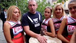 В Ужгороді до Дня міста встановили ювілейну 25-у міні-скульптуру