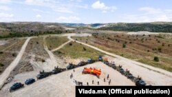 Архивска фотографија од воена вежба на Армискиот полигон Криволак