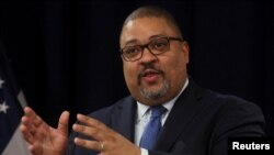 Okružni tužilac u Njujorku Alvin Breg govori posle podizanja optužnice protiv bivšeg predsednika SAD Donalda Trampa, Njujork 4. april 2023.