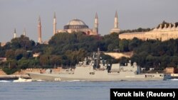 Admiral Essen prilikom prolaska kroz istanbulski Bosfor, 25. avgust