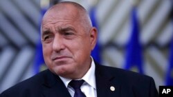 Министър-председателят Бойко Борисов заявява в интервю, че жените, които са го посещавали, не са проверявани от НСО.